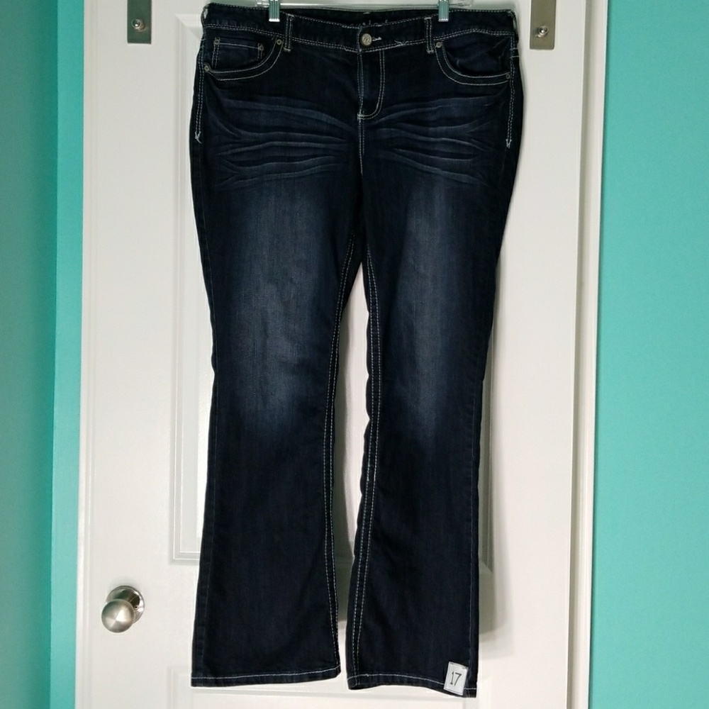 Maurices jeans